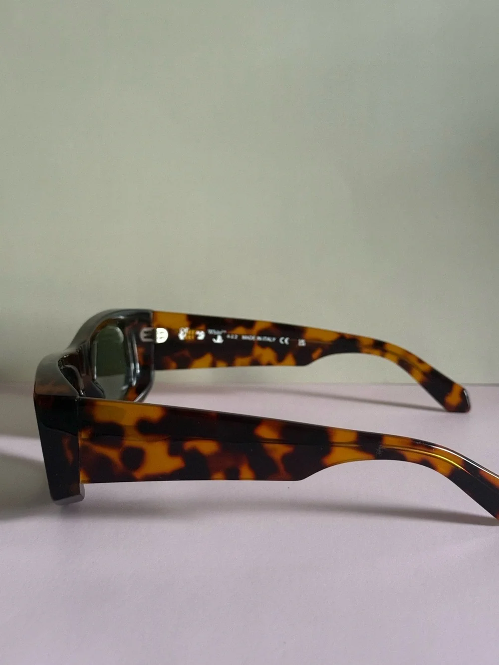 Off-White Rectangular Tortoiseshell Sunglasses with Green Lenses